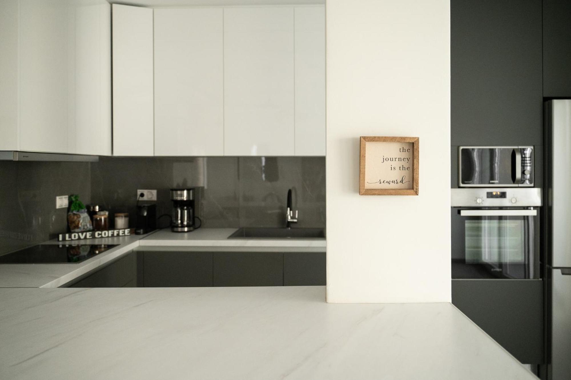 L' Horizon Luxury Living By 8Essentially Heraklion Exterior foto
